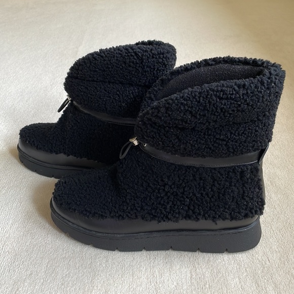 MARC FISHER KAMRYN BOOTIE in Black size 8 1/2 - Picture 3 of 6